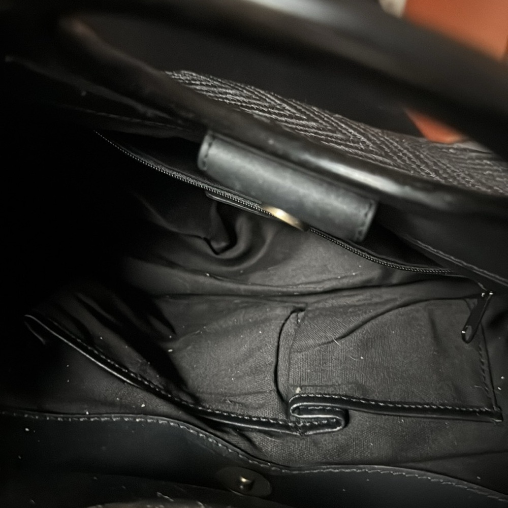 Black woven Fossil purse - Picture 5 of 5